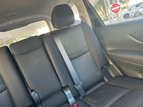 Used 2020 Nissan Rogue SV w/ Sun & Sound Touring Package image 14