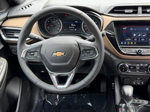 Used 2022 Chevrolet TrailBlazer ACTIV w/ Technology Package AWD/4WD image 12