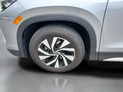 Used 2025 Volkswagen Tiguan S FWD image 8