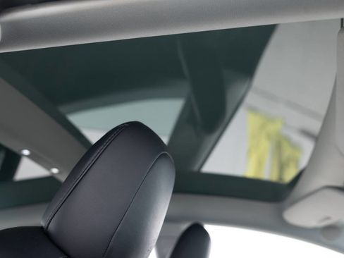 Used 2021 Tesla Model 3 Long Range image 32