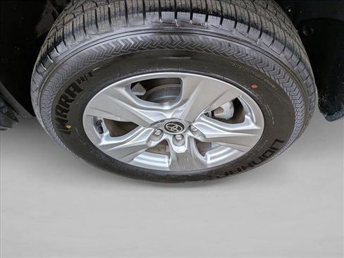 Used 2024 Toyota RAV4 XLE image 21