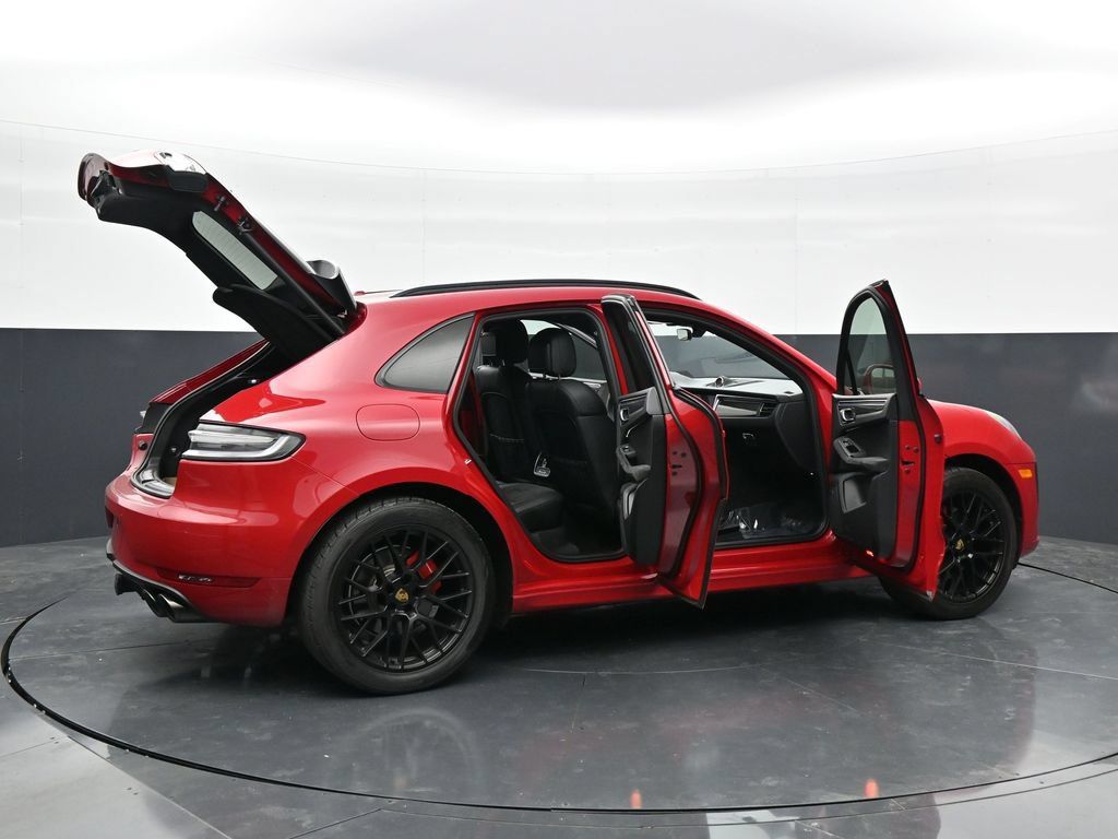 Used 2021 Porsche Macan GTS w/ Sport Chrono Package AWD/4WD image 51