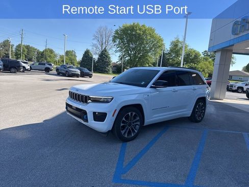 Used 2024 Jeep Grand Cherokee Overland w/ Luxury Tech Group IV AWD/4WD image 8