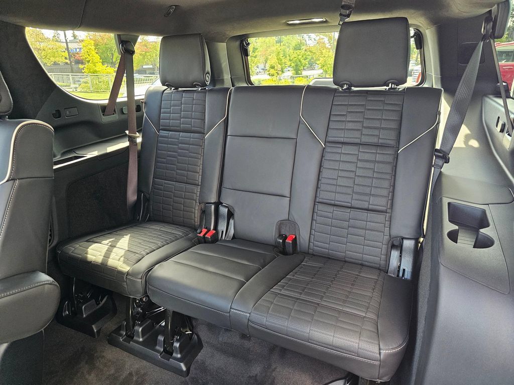 New 2026 Cadillac Escalade ESV Platinum Sport AWD/4WD image 18