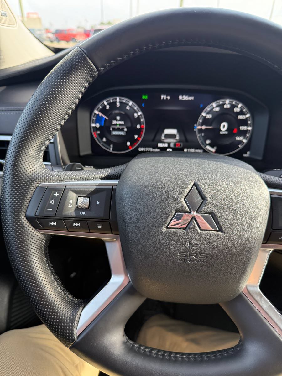 Used 2024 Mitsubishi Outlander SEL AWD/4WD image 16
