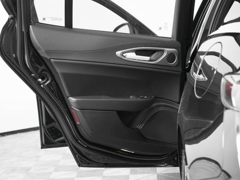 New 2025 Alfa Romeo Giulia w/ Driving Assist Package image 24