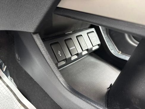 Used 2017 Honda HR-V EX image 22