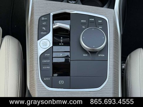 Used 2025 BMW 330i xDrive Sedan w/ Premium Package image 18