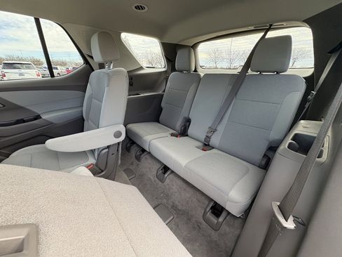 Used 2020 Chevrolet Traverse LT image 8