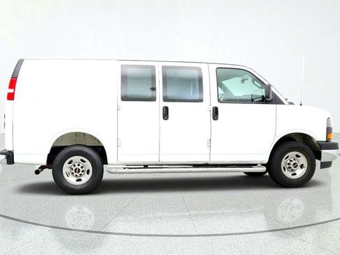 Used 2025 GMC Savana 2500 w/ Driver Convenience Package RWD image 4