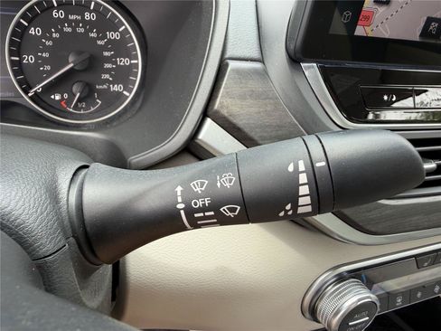 Used 2023 Nissan Altima 2.5 SL AWD/4WD image 16