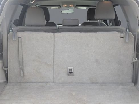 Used 2015 Toyota Highlander LE image 13