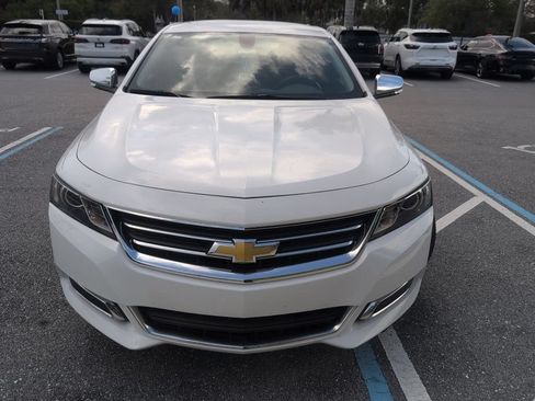 Used 2015 Chevrolet Impala LT FWD image 2
