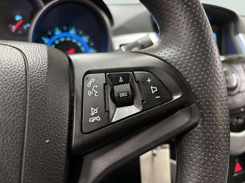 Used 2015 Chevrolet Cruze LT image 29