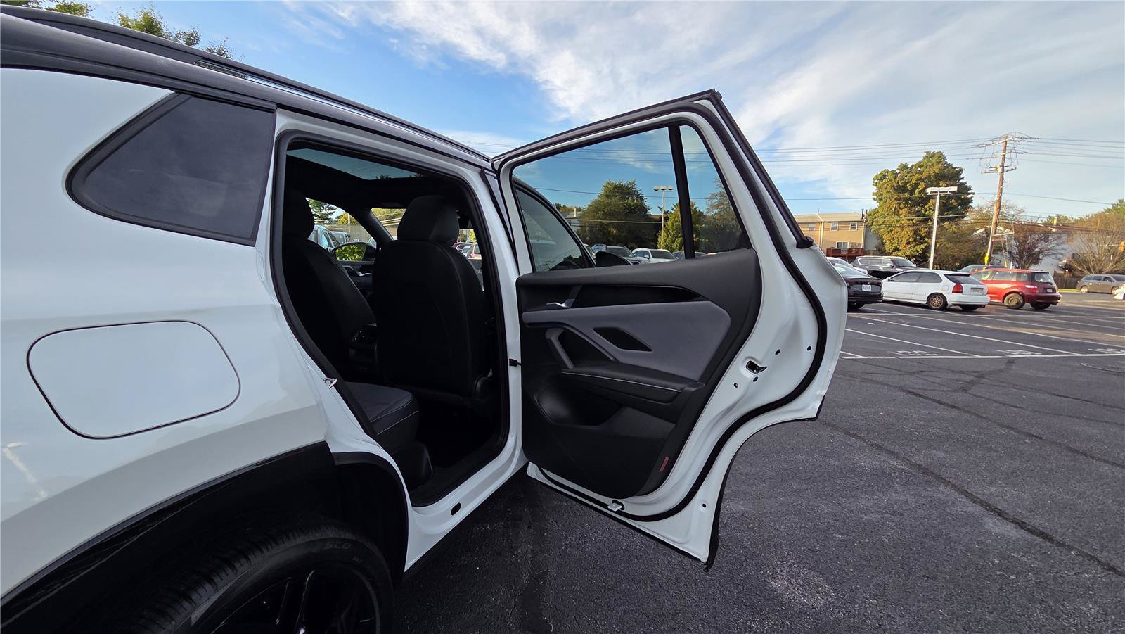 New 2026 Volkswagen Tiguan SE R-Line AWD/4WD image 32