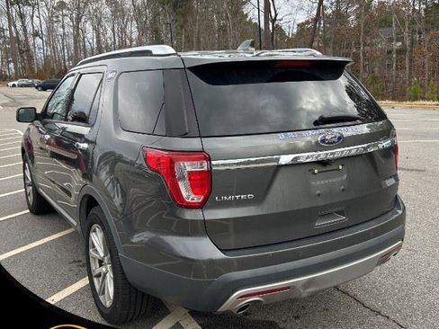 Used 2017 Ford Explorer Limited FWD image 4