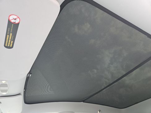 Used 2023 Tesla Model Y Long Range image 31