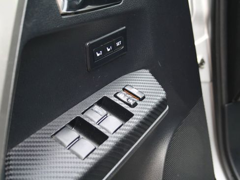 Used 2015 Toyota RAV4 Limited image 16