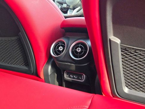 Used 2023 Alfa Romeo Stelvio Veloce image 11