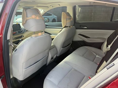 Used 2021 Nissan Altima 2.5 SV w/ SV Premium Package FWD image 11