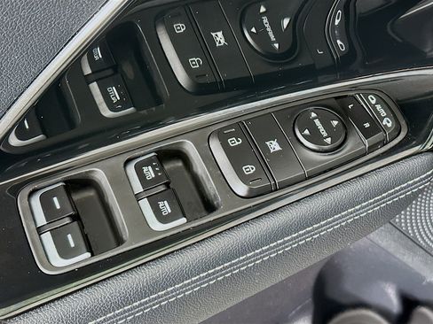 Used 2022 Kia Niro EX image 15