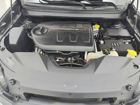 Used 2020 Jeep Cherokee Trailhawk image 17