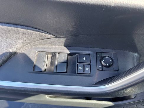 Used 2019 Toyota RAV4 XLE w/ Convenience Package FWD image 19