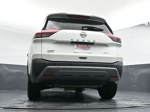 Used 2023 Nissan Rogue S image 41