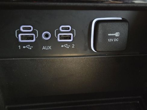 Used 2025 Jeep Grand Cherokee Laredo X image 46