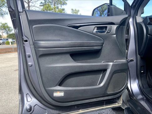 Used 2021 Honda Pilot Touring image 22