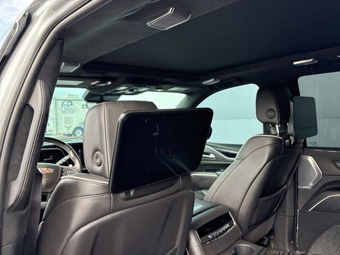 Certified 2024 Cadillac Escalade V w/ LPO, ONYX Package image 7