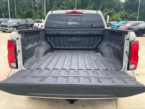 Used 2026 Chevrolet Colorado ZR2 AWD/4WD image 36