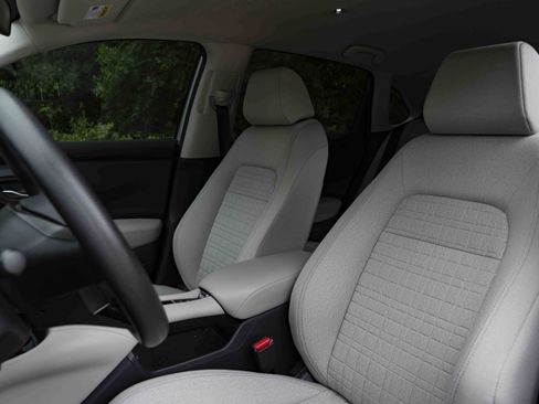 Certified 2026 Honda HR-V LX image 17