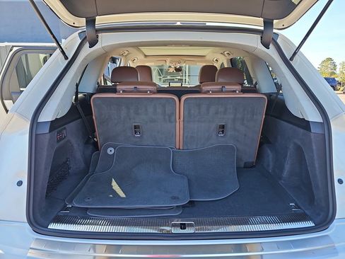 Used 2018 Audi Q7 3.0T Premium Plus image 16
