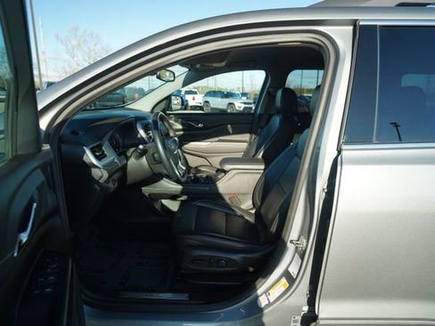 Used 2023 GMC Acadia SLT image 14