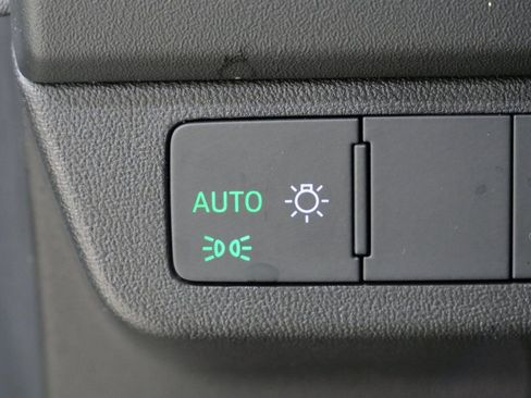 Used 2022 Audi Q4 e-tron Premium Plus image 15