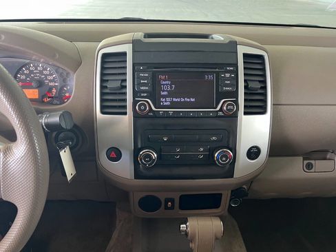 Used 2016 Nissan Frontier SV RWD image 20