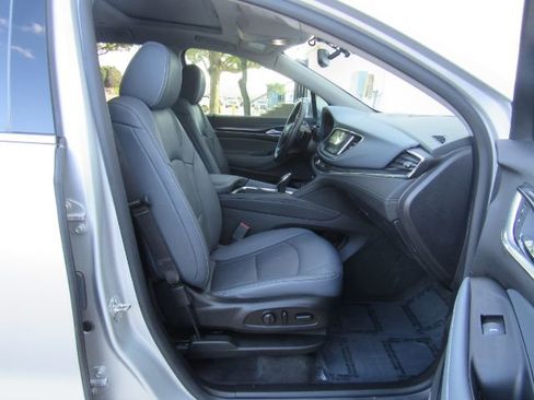 Used 2019 Buick Enclave Premium image 23