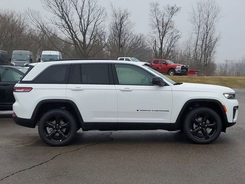 New 2026 Jeep Grand Cherokee Limited AWD/4WD image 8