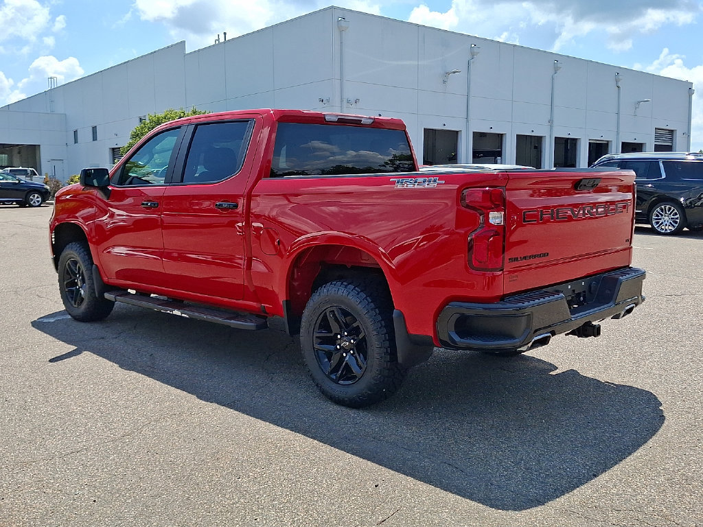 Used 2024 Chevrolet Silverado 1500 LT Trail Boss w/ LPO, Dark Essentials Package AWD/4WD image 7