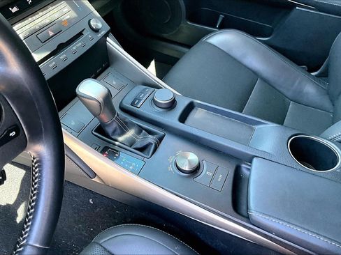 Used 2016 Lexus IS 300 AWD image 13