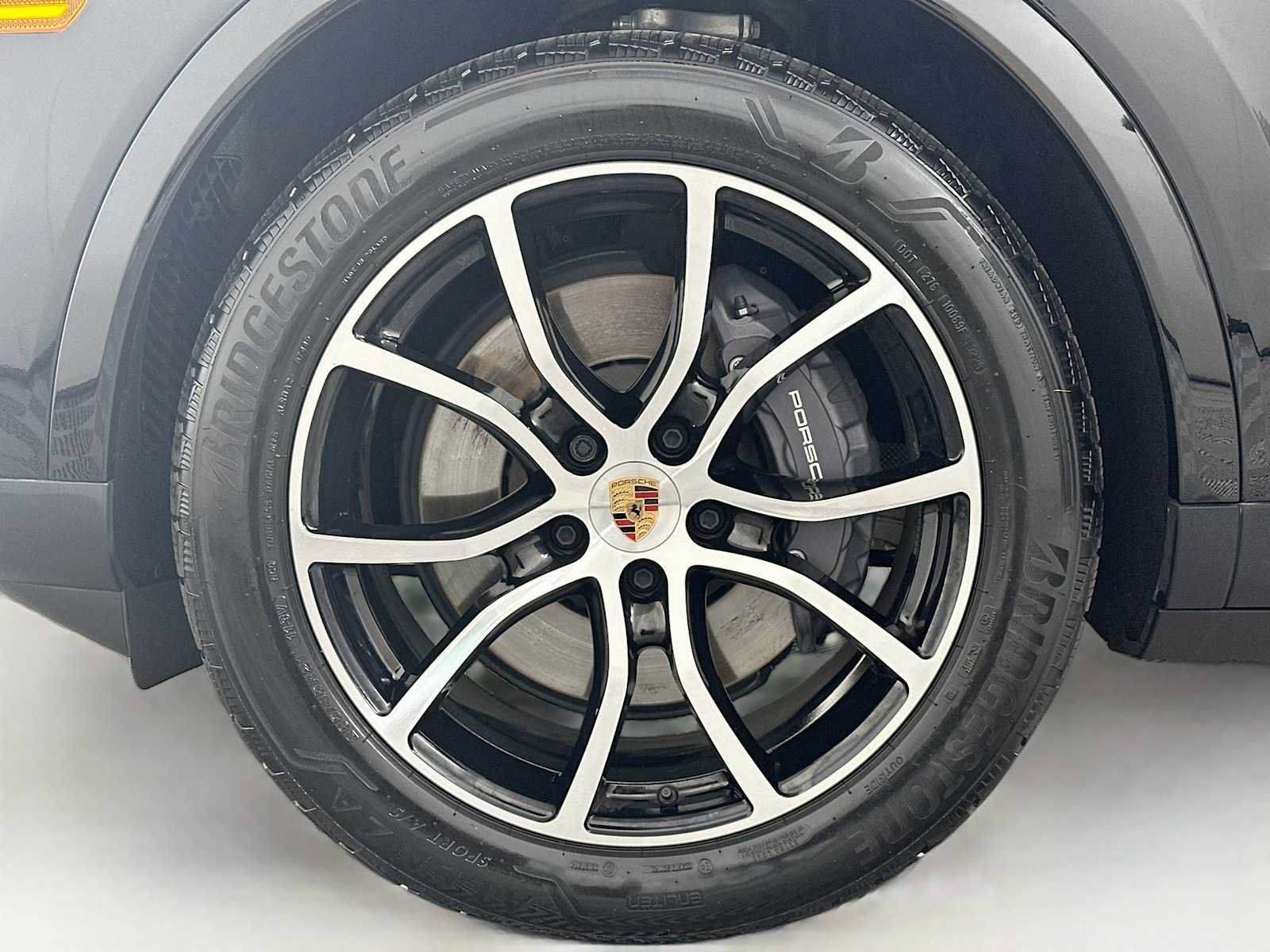 Certified 2026 Porsche Cayenne AWD/4WD image 31