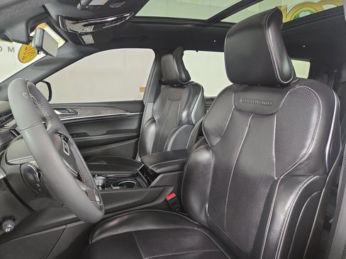 Certified 2023 Jeep Grand Cherokee L Overland w/ Luxury Tech Group IV image 12