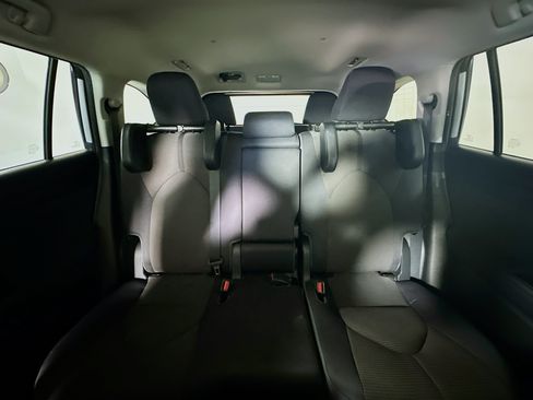 Used 2023 Toyota Highlander L FWD image 30