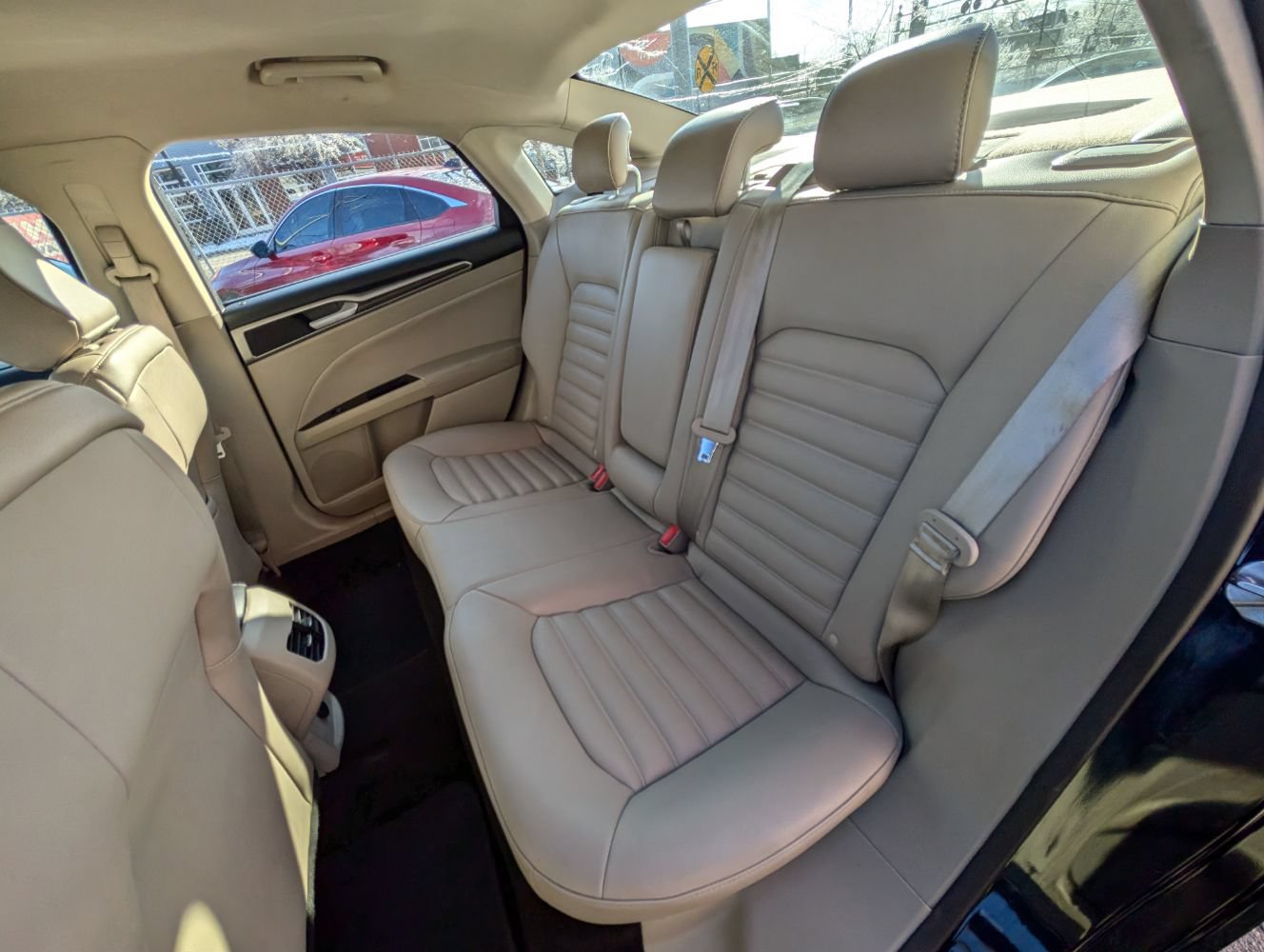 Used 2020 Ford Fusion SEL FWD image 18