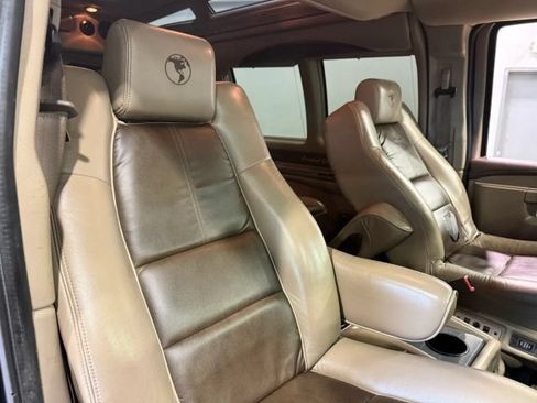 Used 2017 Chevrolet Express 2500 RWD image 20