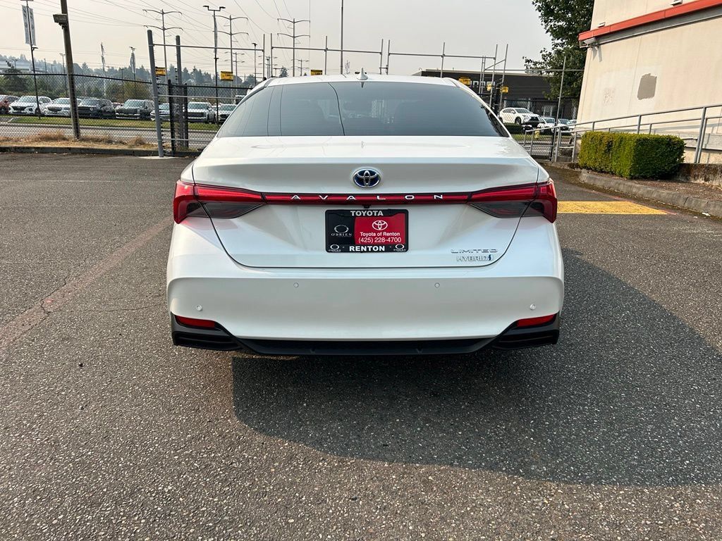 Used 2021 Toyota Avalon Limited w/ Advanced Safety Package FWD image 6