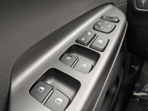 Used 2019 Hyundai Kona SEL image 18