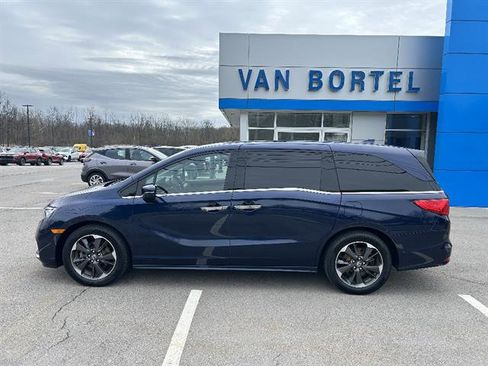 Used 2024 Honda Odyssey Elite image 2