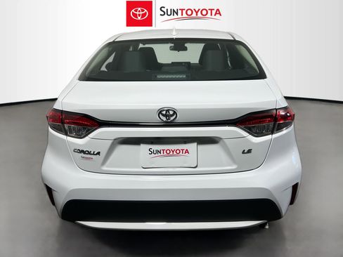 Used 2022 Toyota Corolla LE image 5